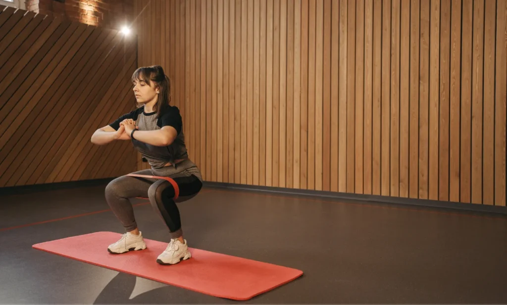 Evde Kolay Egzersizler: Ailece Formda Kalın! 2 Squat