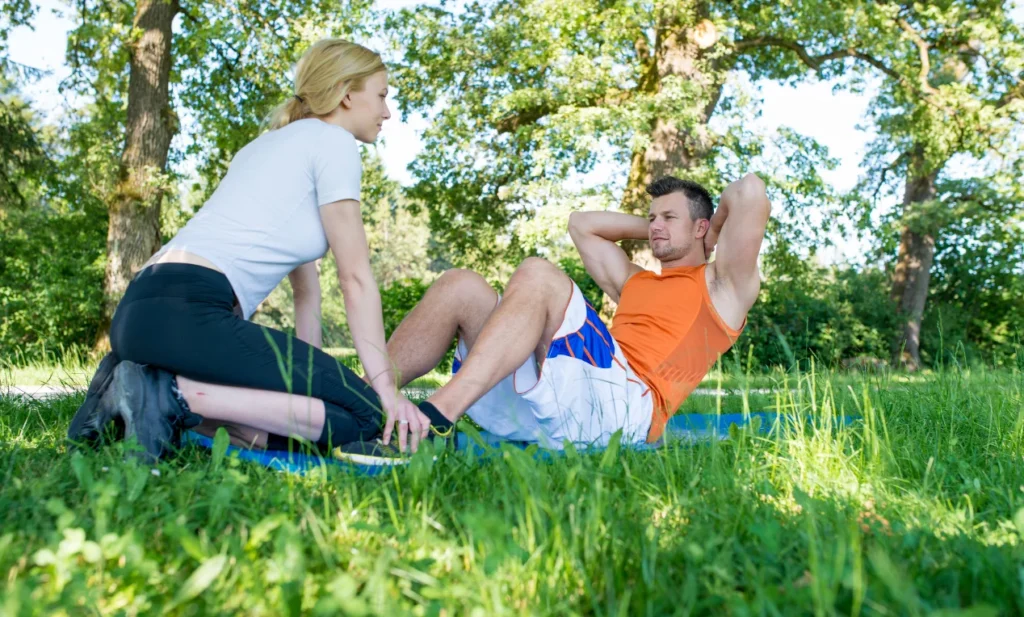 Evde Kolay Egzersizler: Ailece Formda Kalın! 6 Crunches
