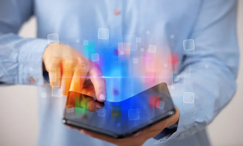 Katlanabilir Telefonlar: Modeller, Özellikler ve Gelecek 1 Katlanabilir Telefon